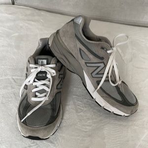 New Balance sneakers 990v4. Gray. Women’s size 8.5